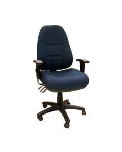 SILLA EJECUTIVA AZUL CON BRAZOS TAPIZADA EN TELA